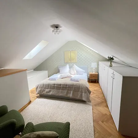 The Royal View Loft In Old Town
